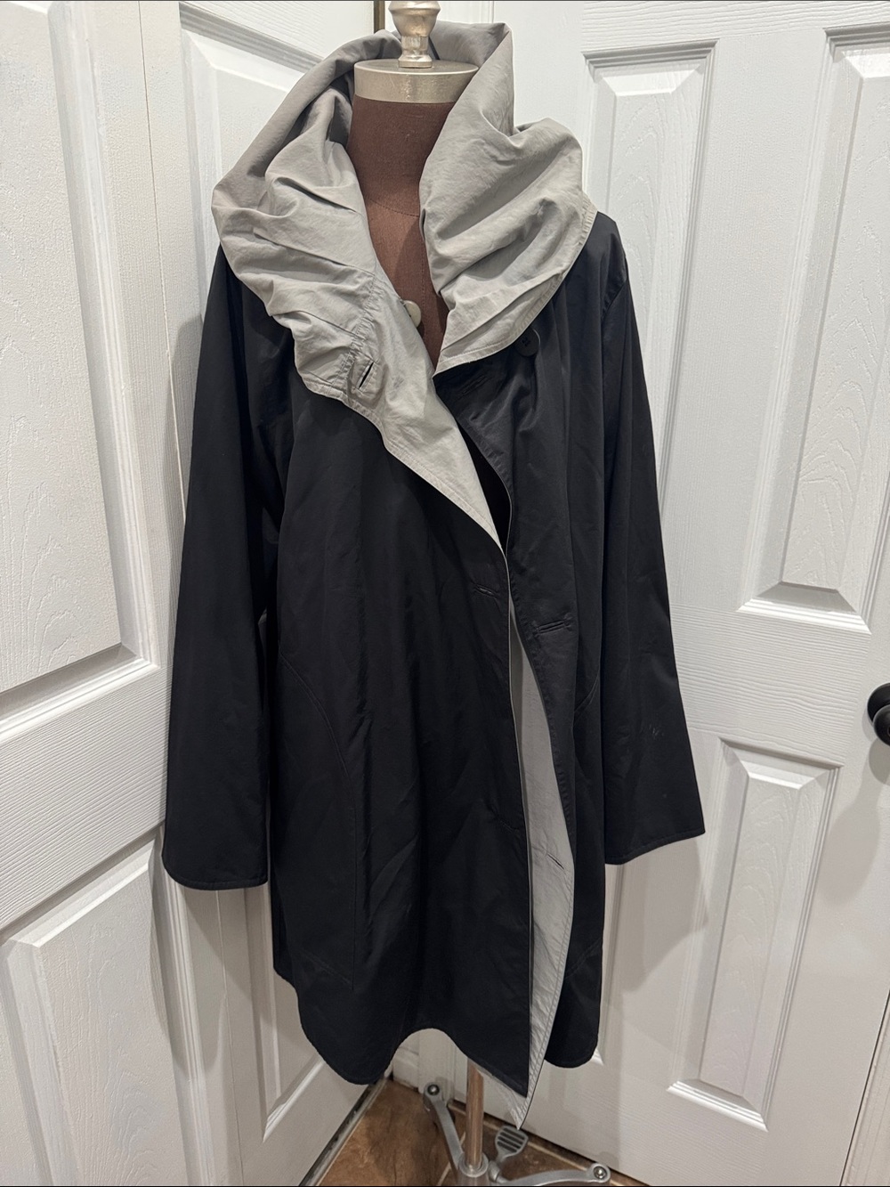Eileen Fisher Black and Light Gray Reversible Rain Women's Coat Draped Collar